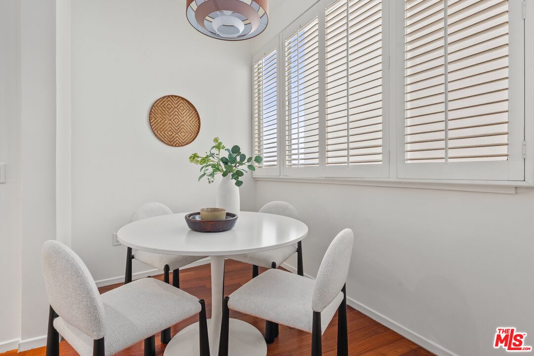 7250 Franklin Ave Unit: 1006