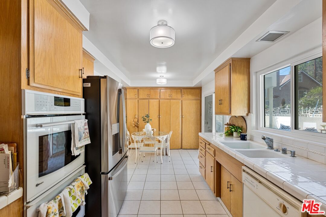 4799 Bonvue Ave