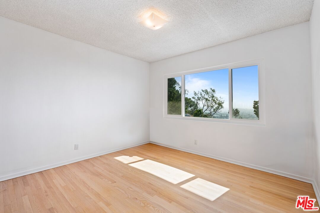 4799 Bonvue Ave