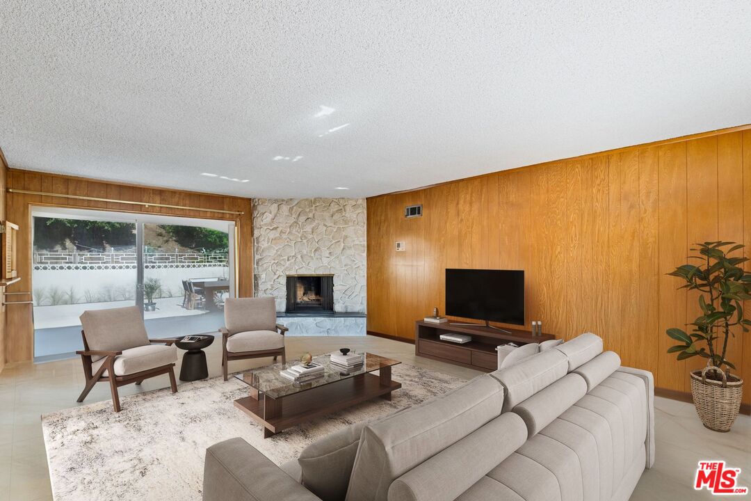 4799 Bonvue Ave