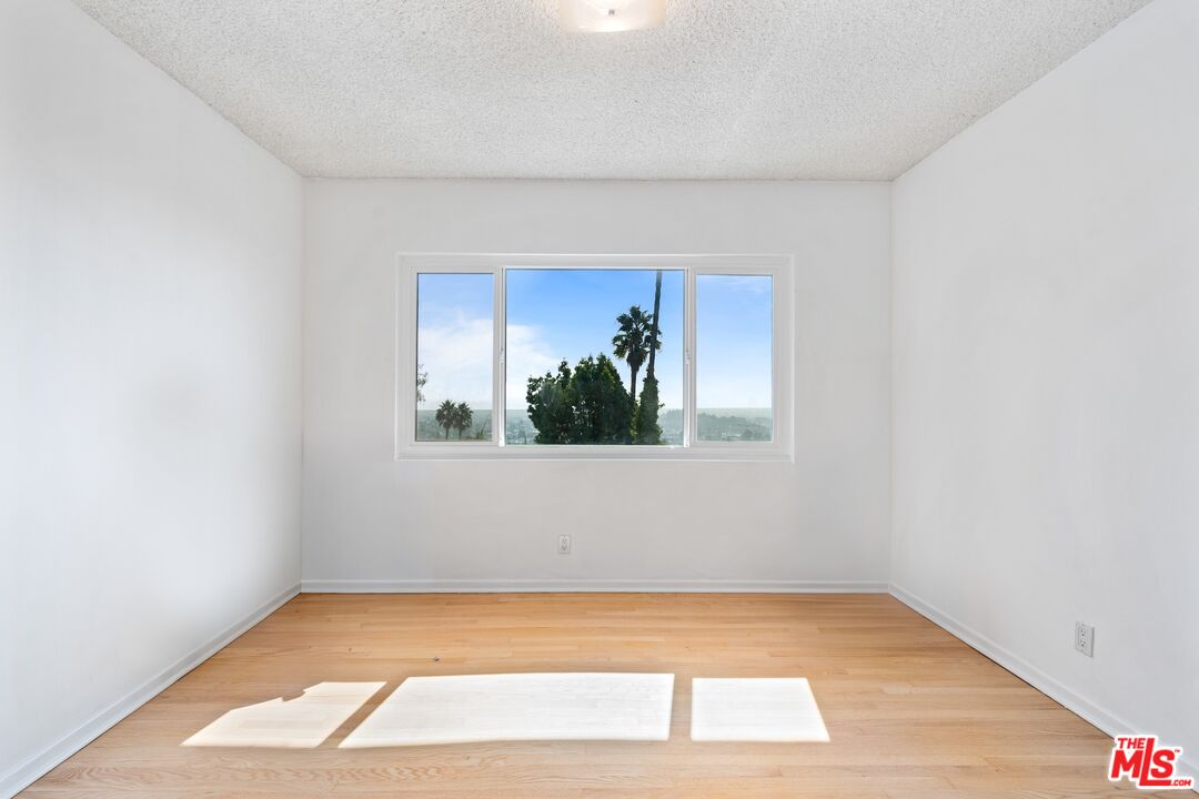 4799 Bonvue Ave