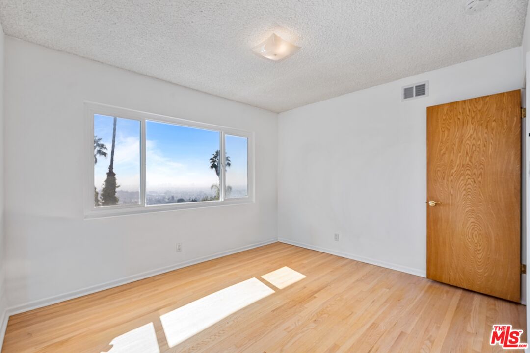 4799 Bonvue Ave