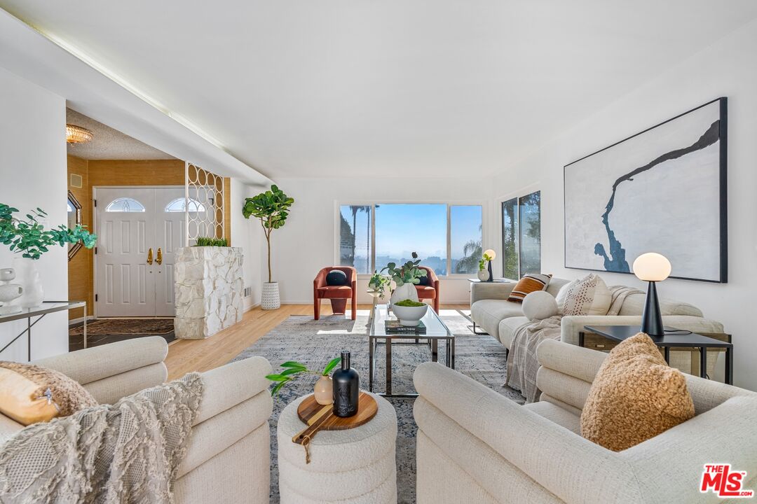 4799 Bonvue Ave