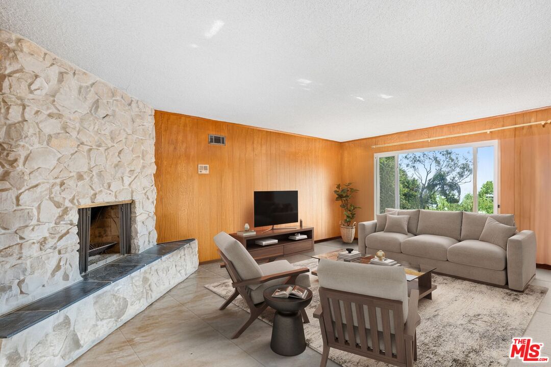 4799 Bonvue Ave