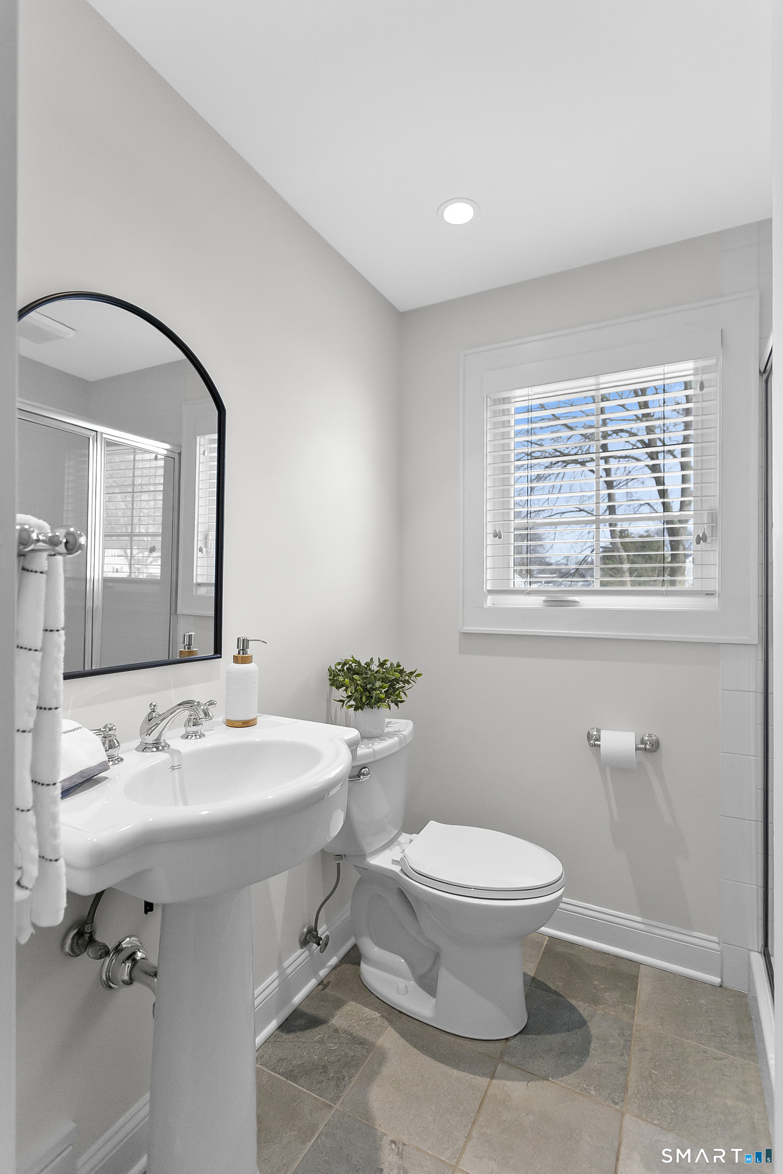 877 South Pine Creek Road