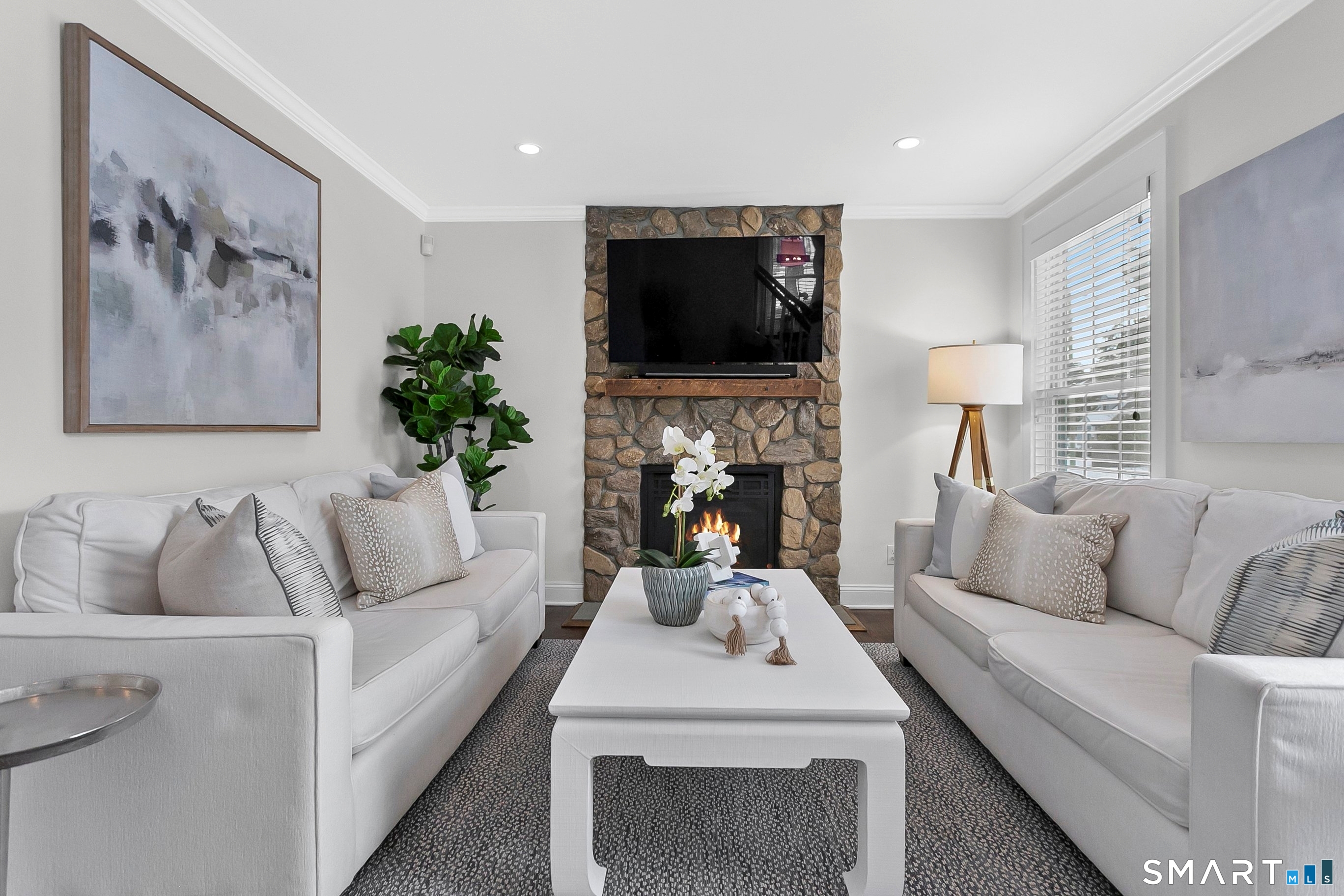 877 South Pine Creek Road