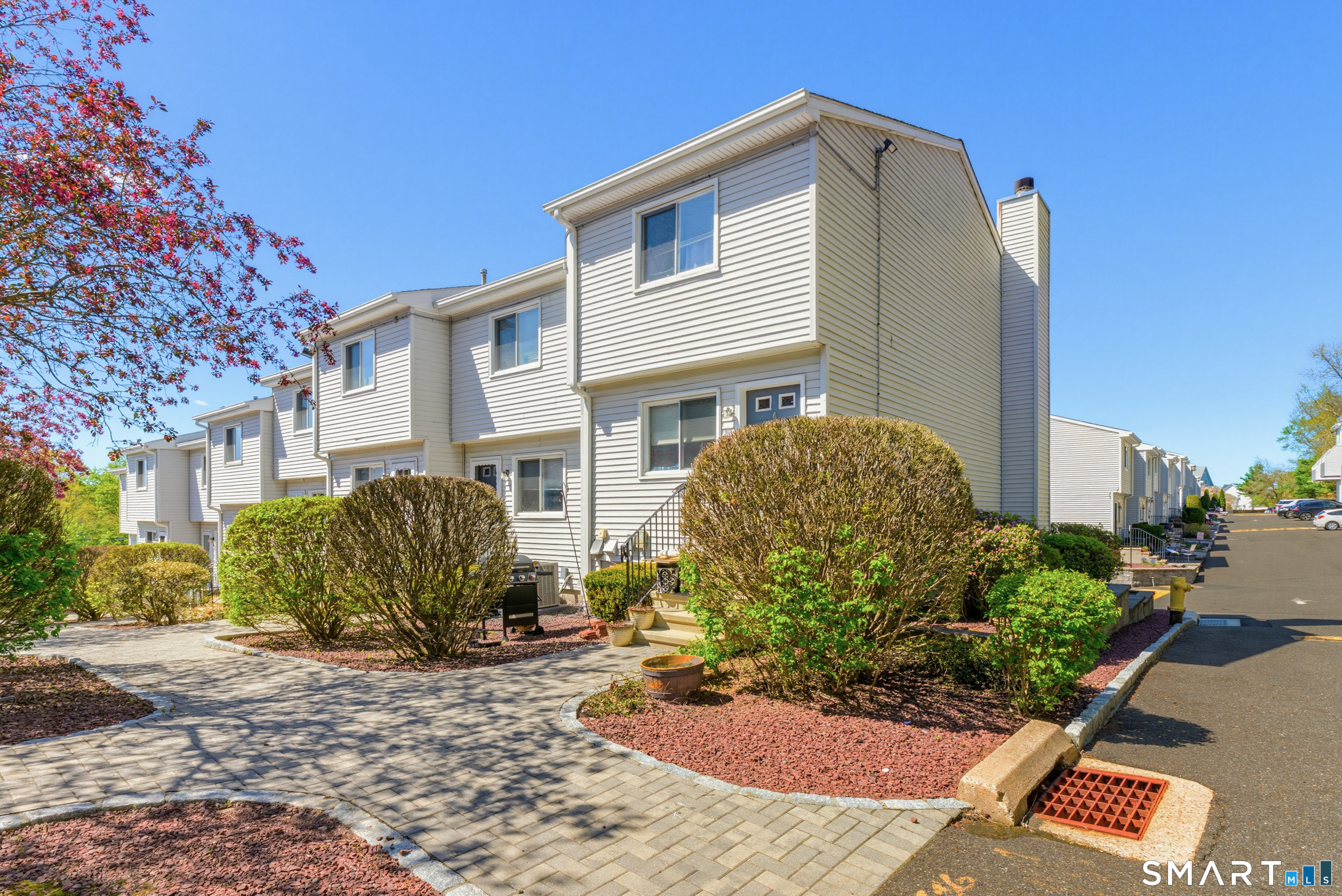 273 Derby Avenue 904