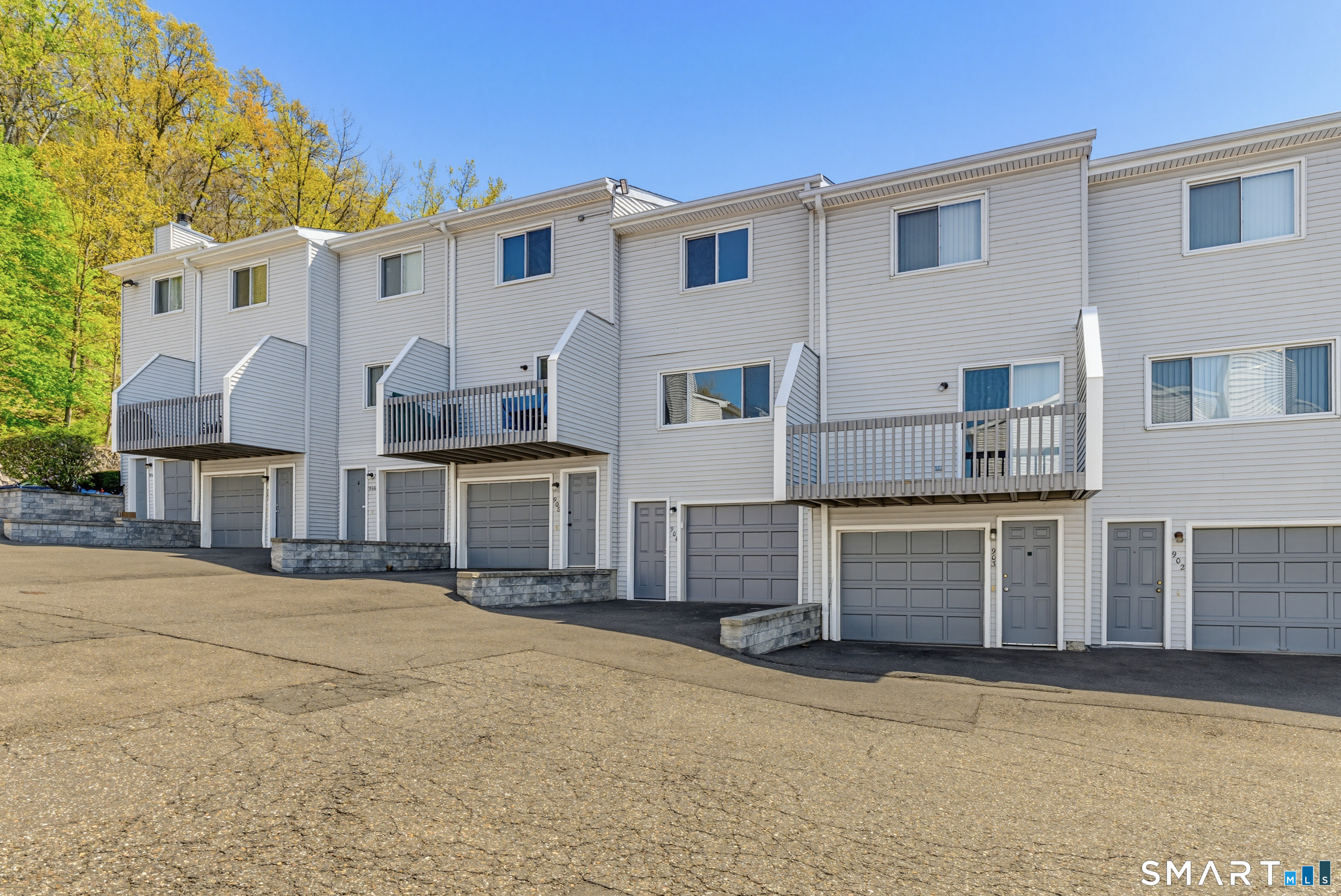 273 Derby Avenue 904