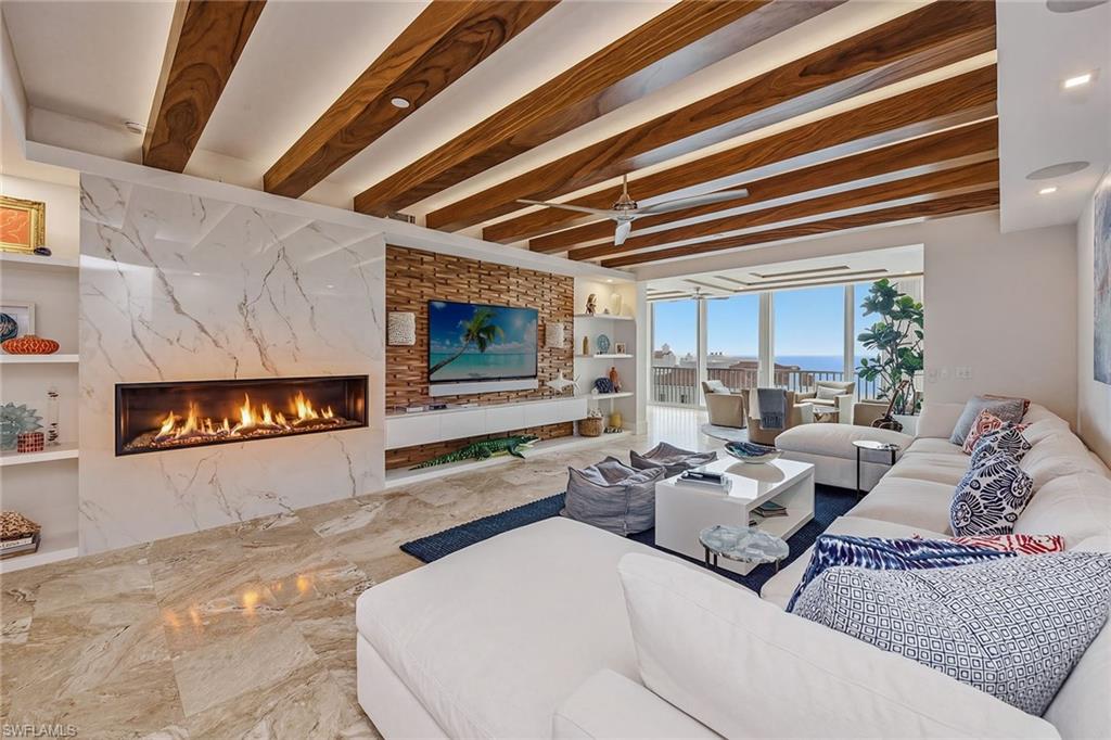 4000 Royal Marco WAY 822