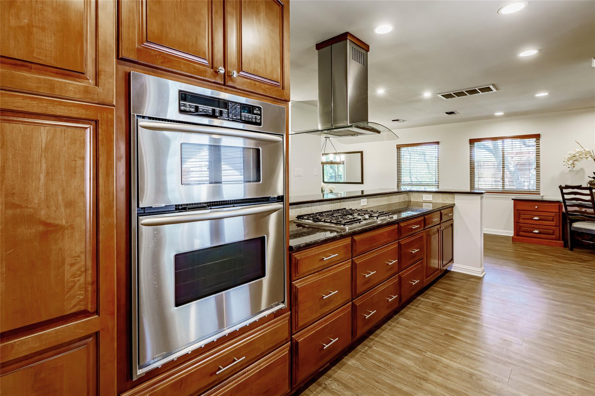 8810 Mountain Path CIR