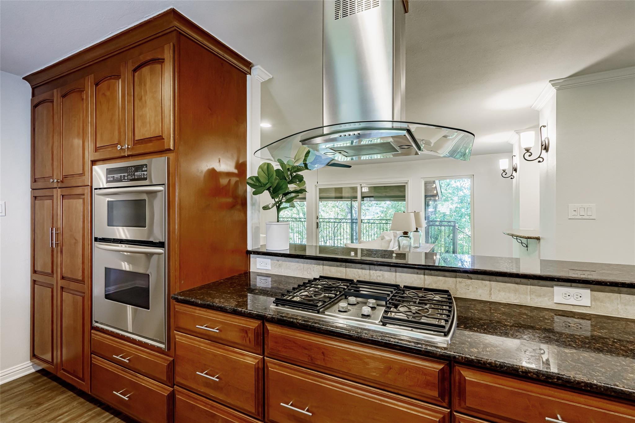 8810 Mountain Path CIR