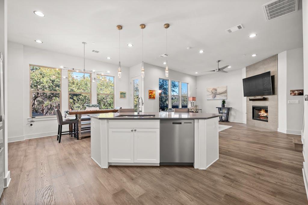 8110 Ranch Road 2222 # 92