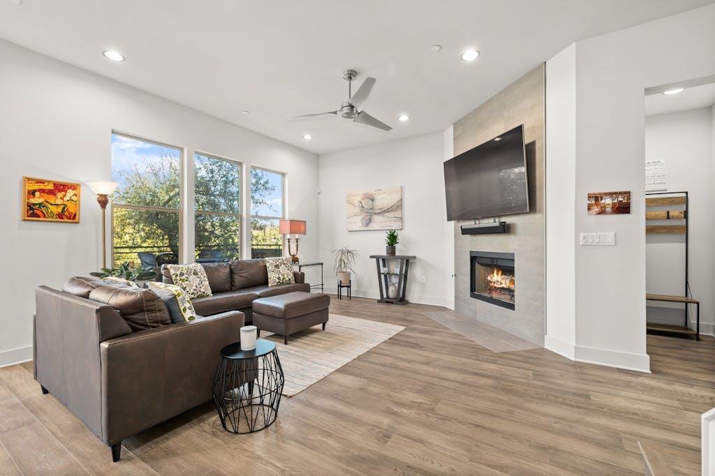 8110 Ranch Road 2222 # 92
