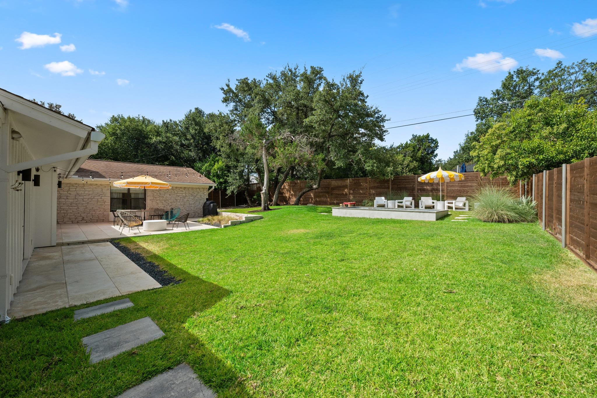 6206 Highland Hills DR