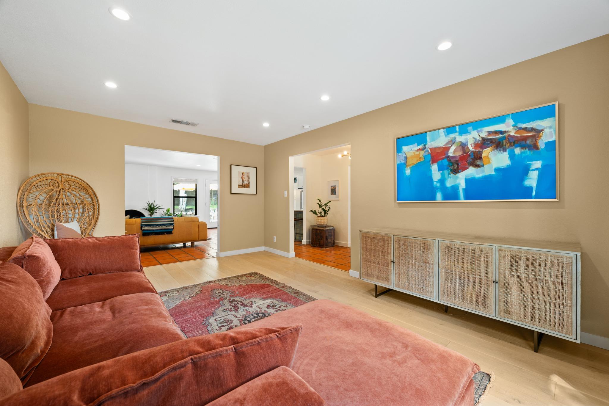 6206 Highland Hills DR