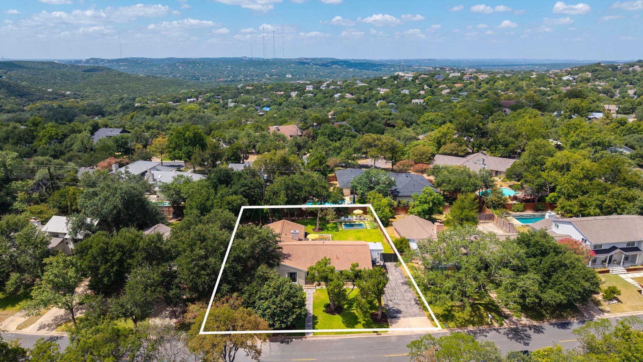 6206 Highland Hills DR