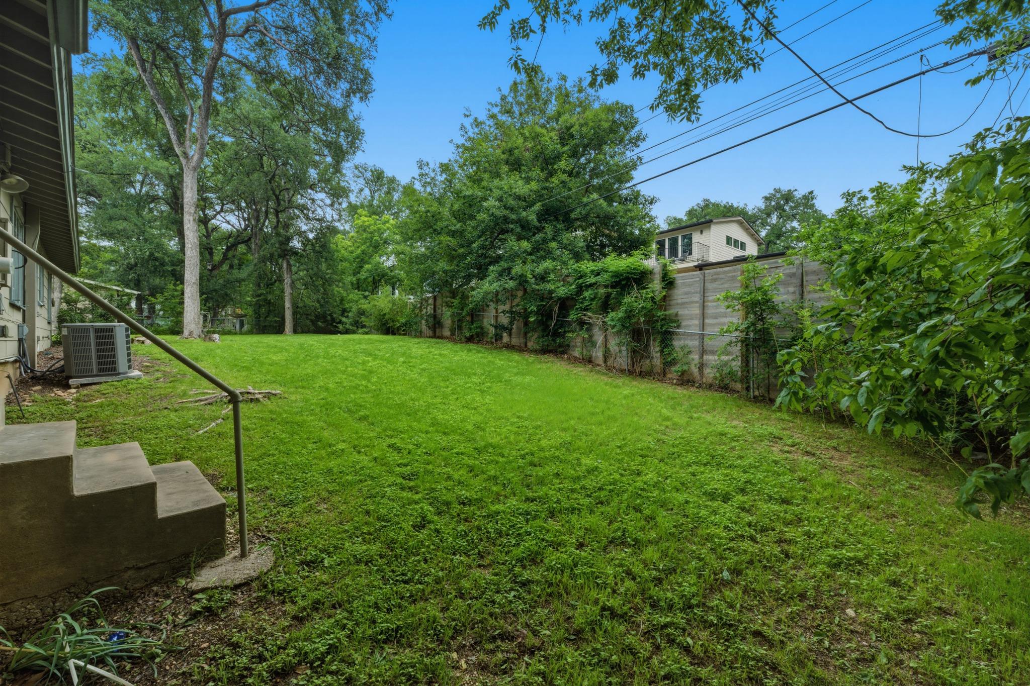 3105 Crestvale DR