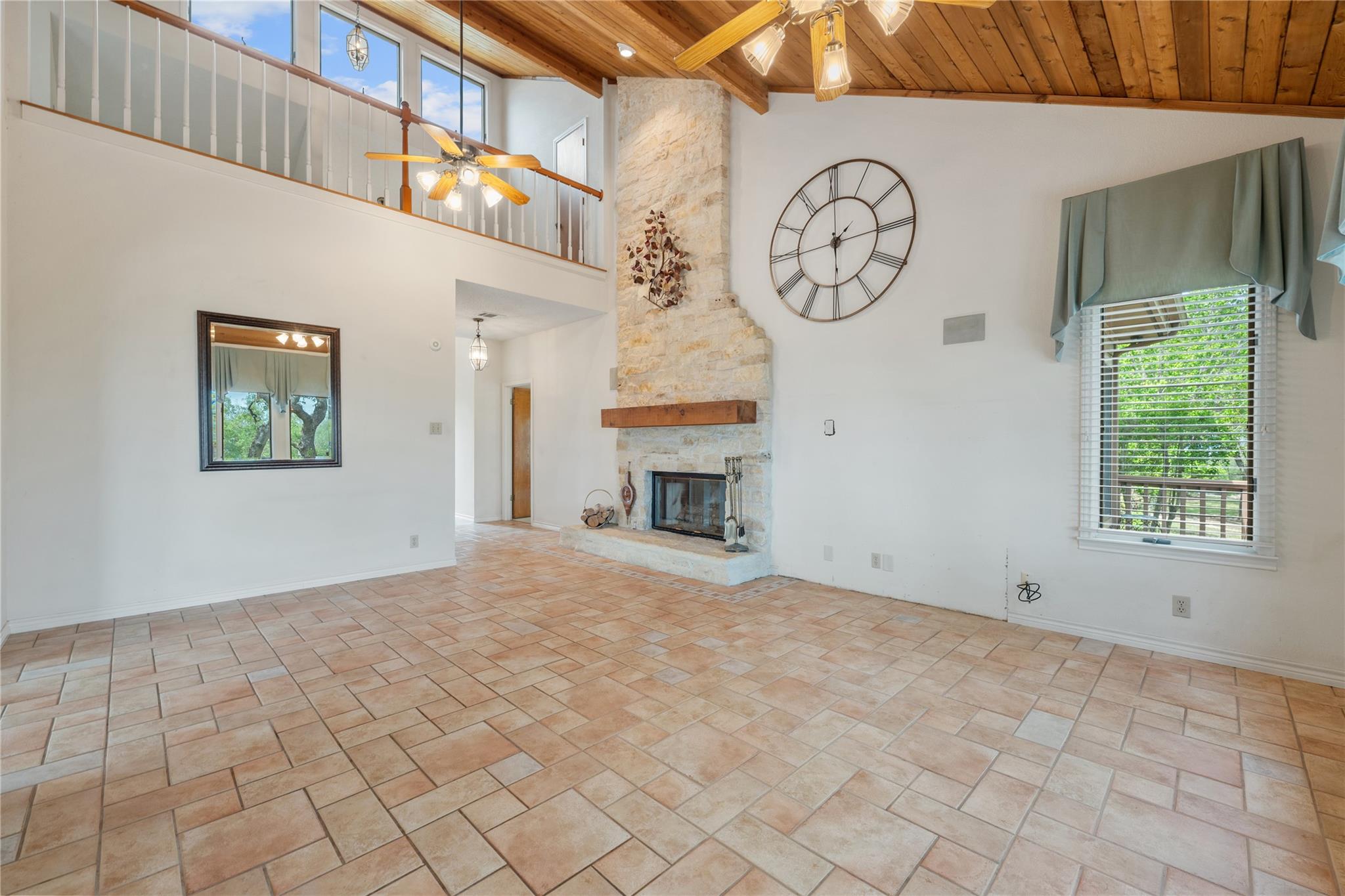 4505 Poteau CIR