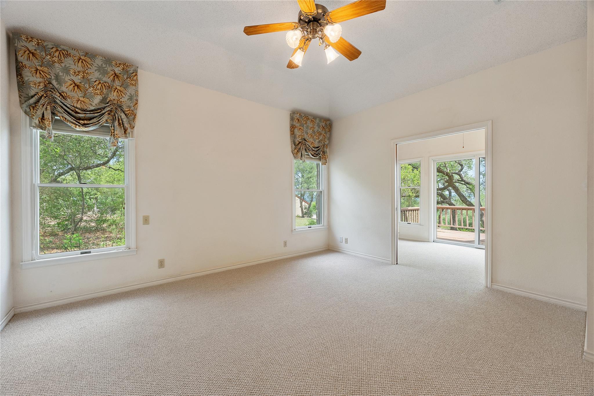 4505 Poteau CIR