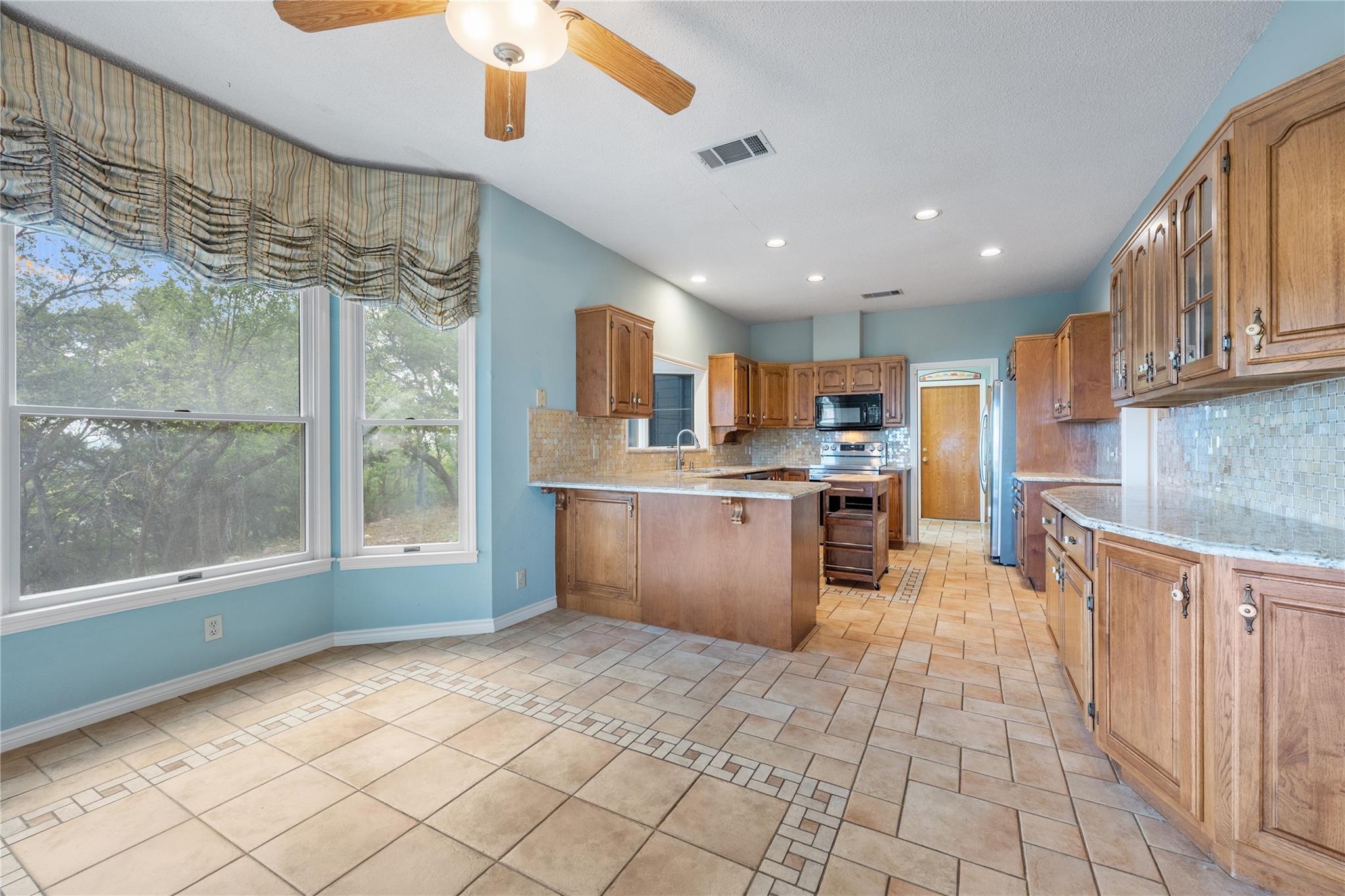 4505 Poteau CIR