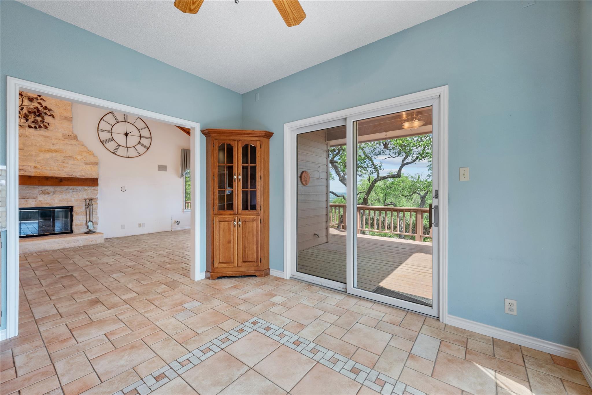 4505 Poteau CIR