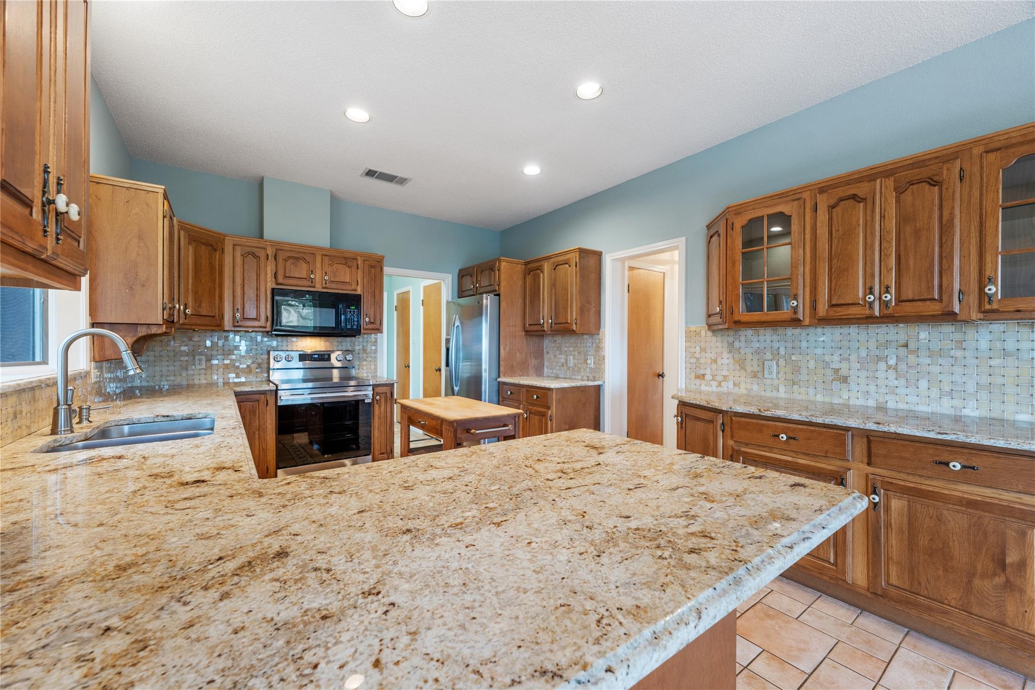 4505 Poteau CIR