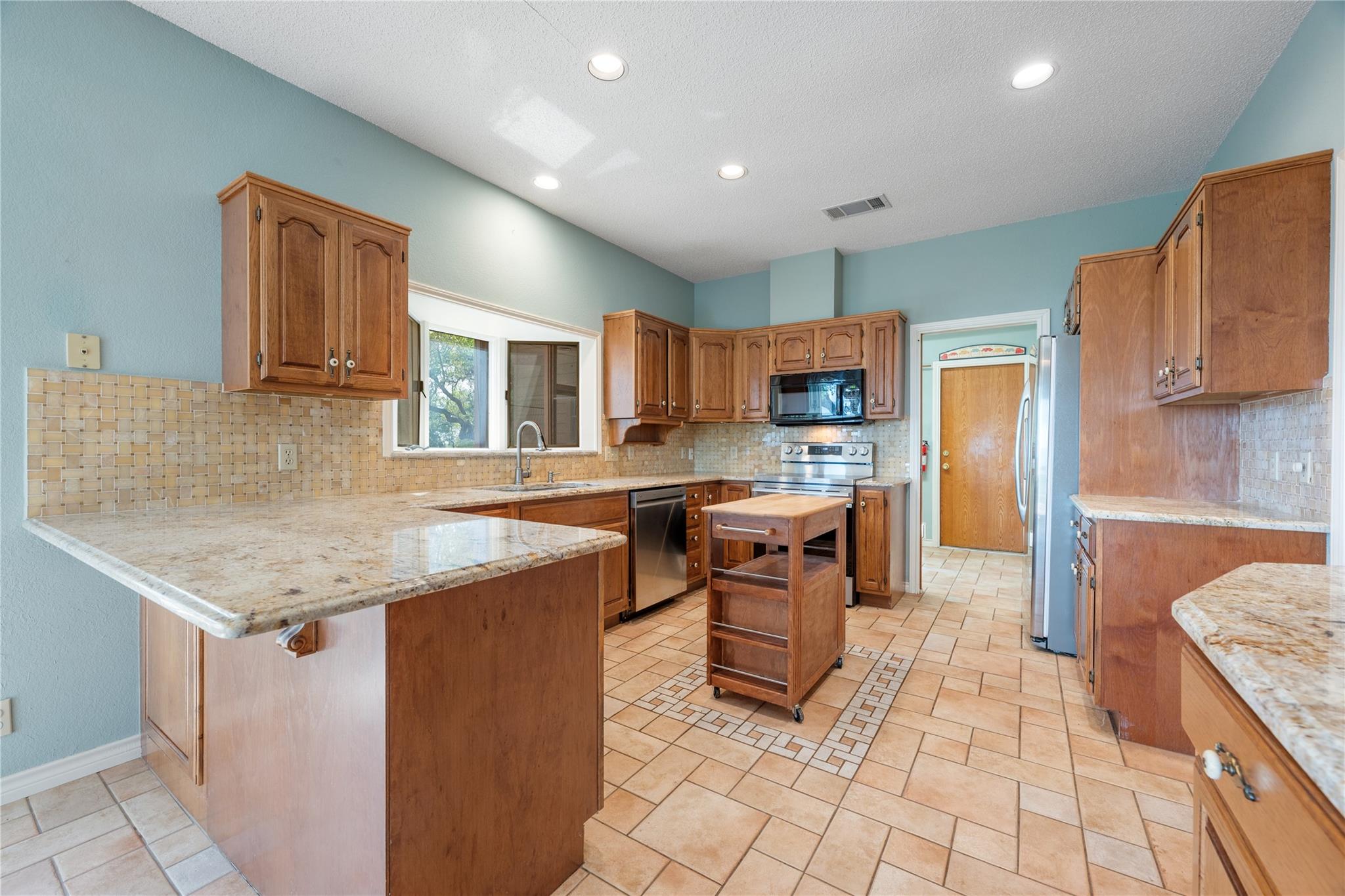4505 Poteau CIR
