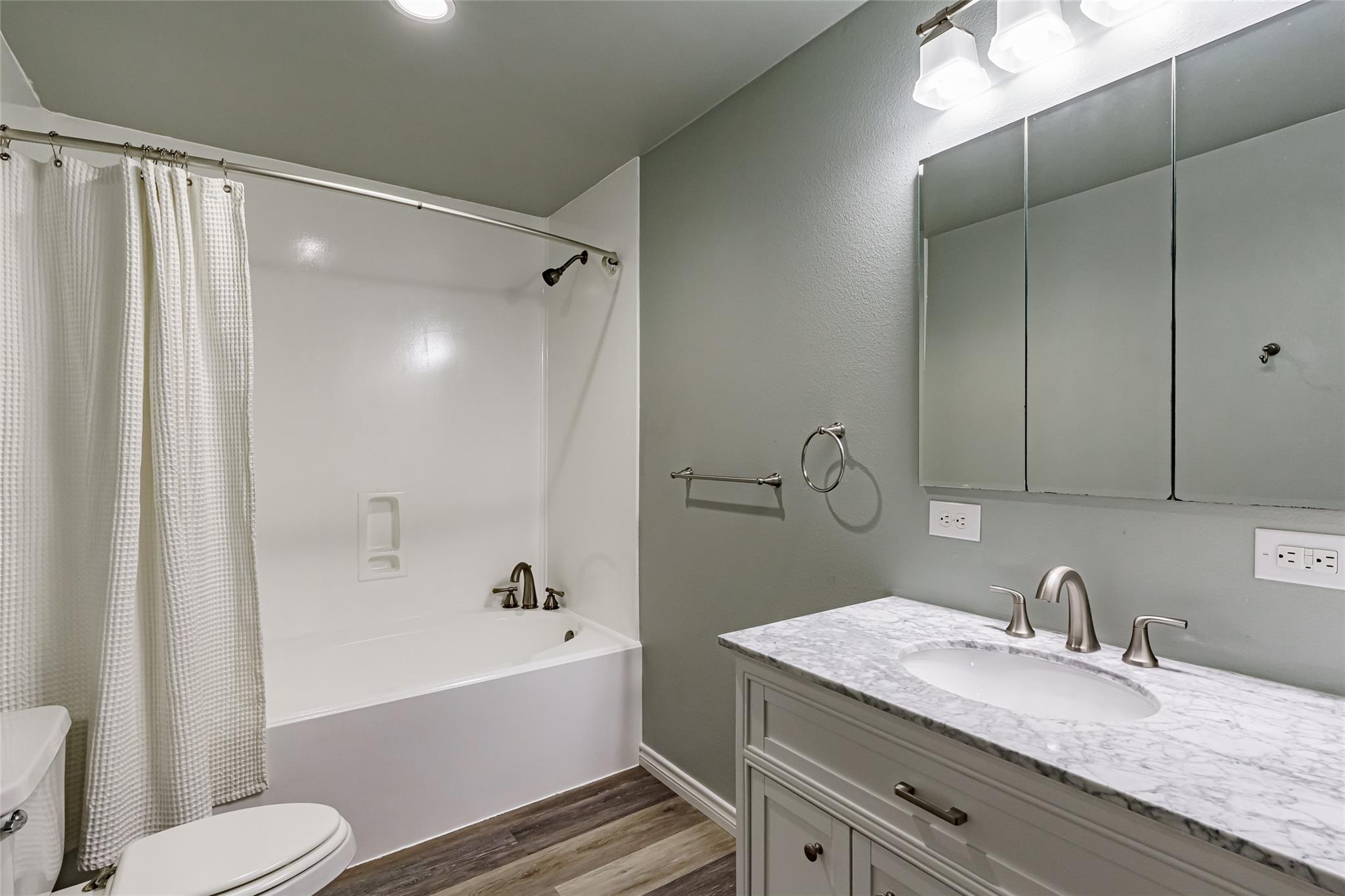 8810 Mountain Path CIR