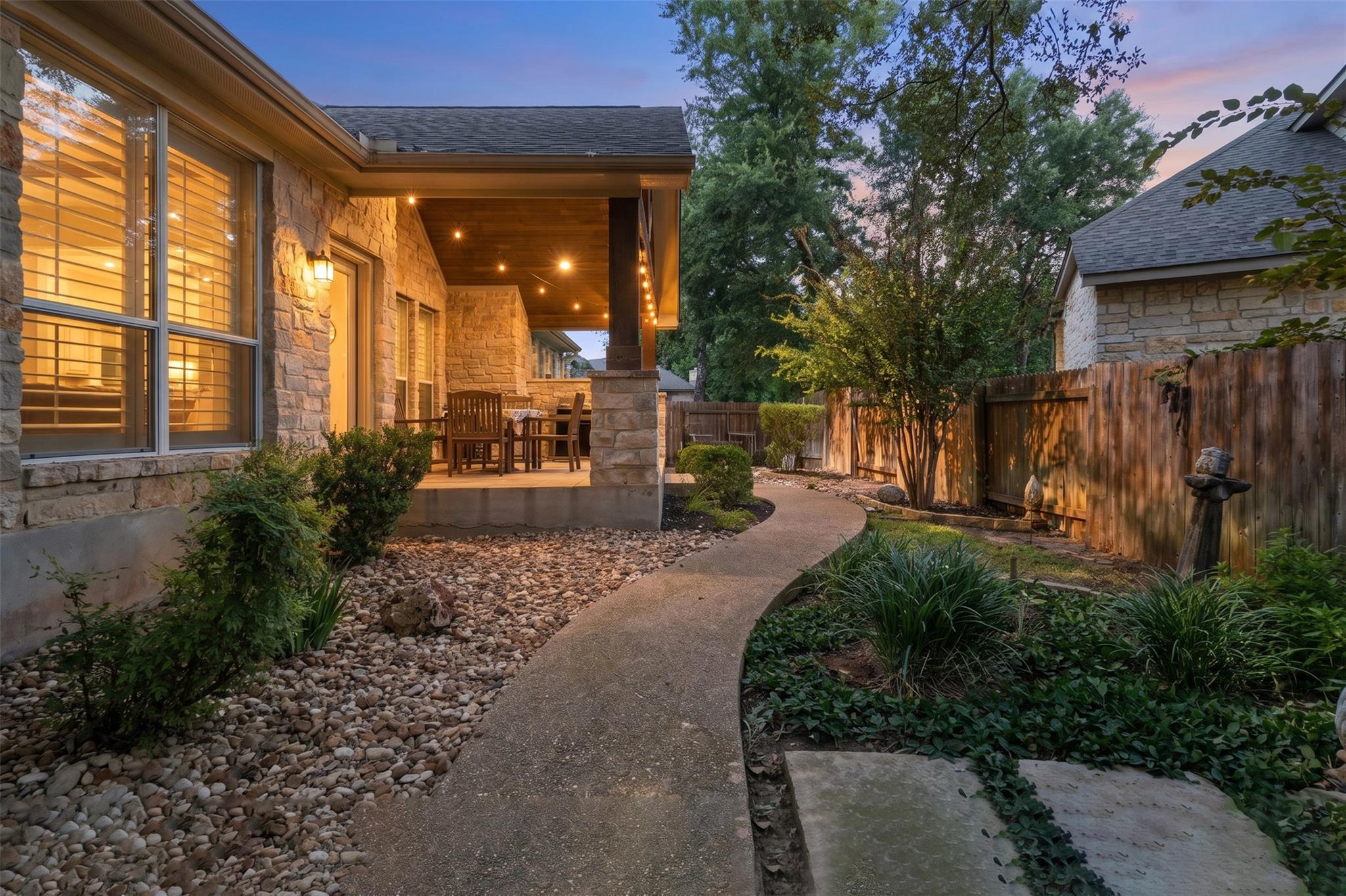 402 Ridgetop BND