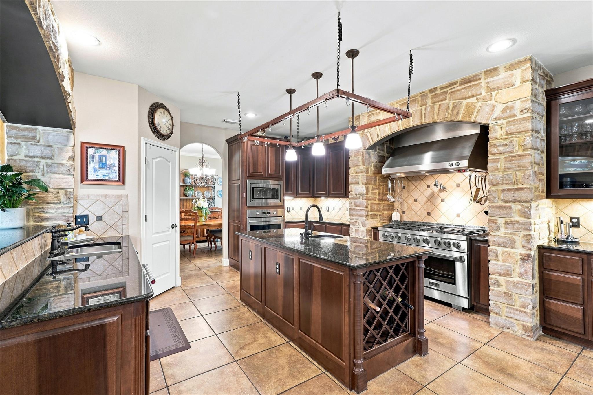 402 Ridgetop BND