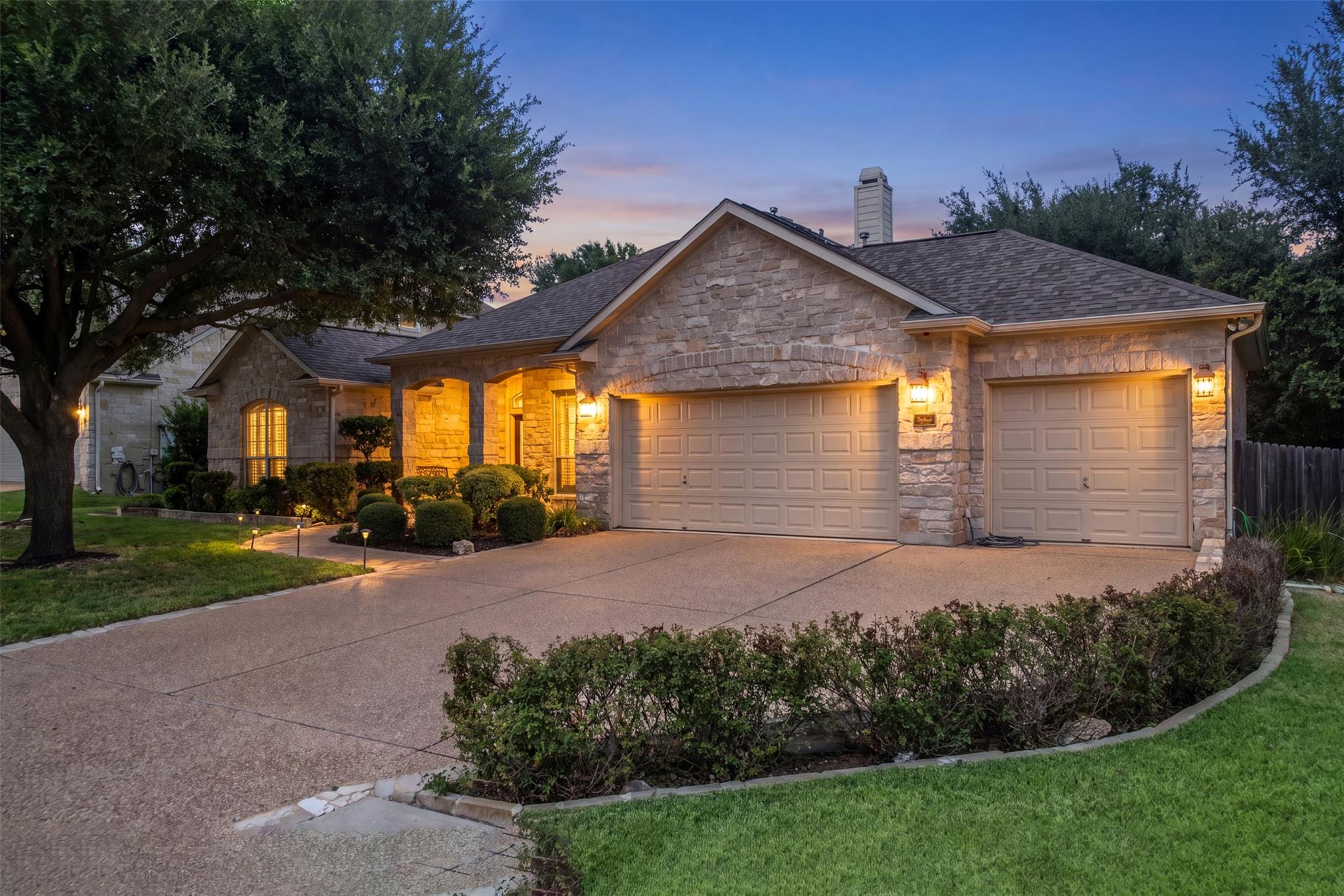 402 Ridgetop BND
