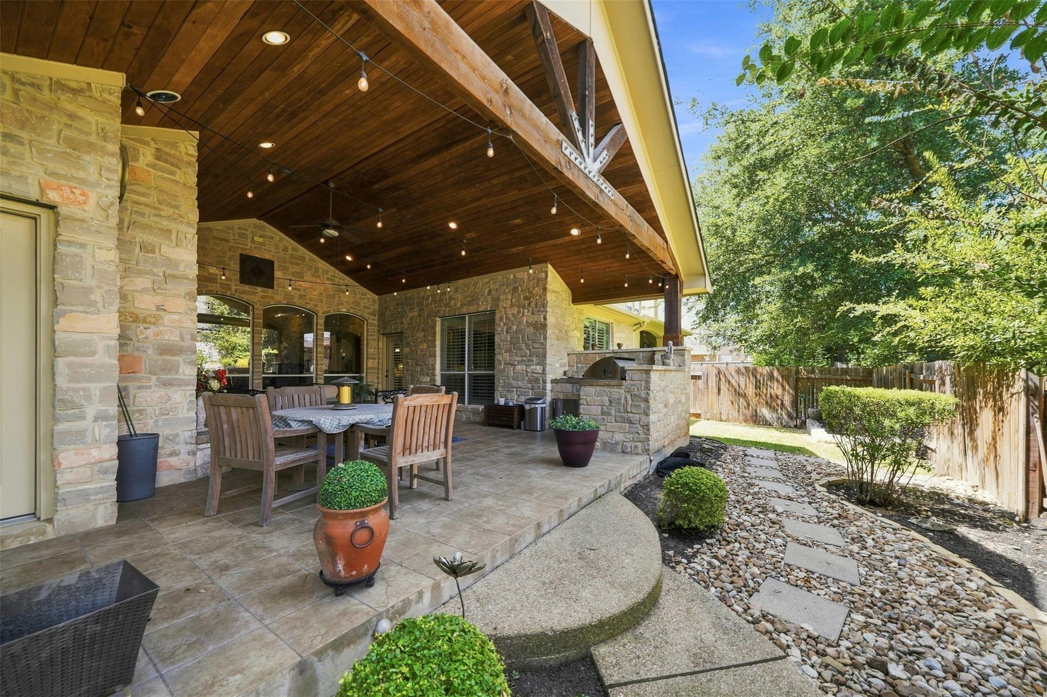 402 Ridgetop BND