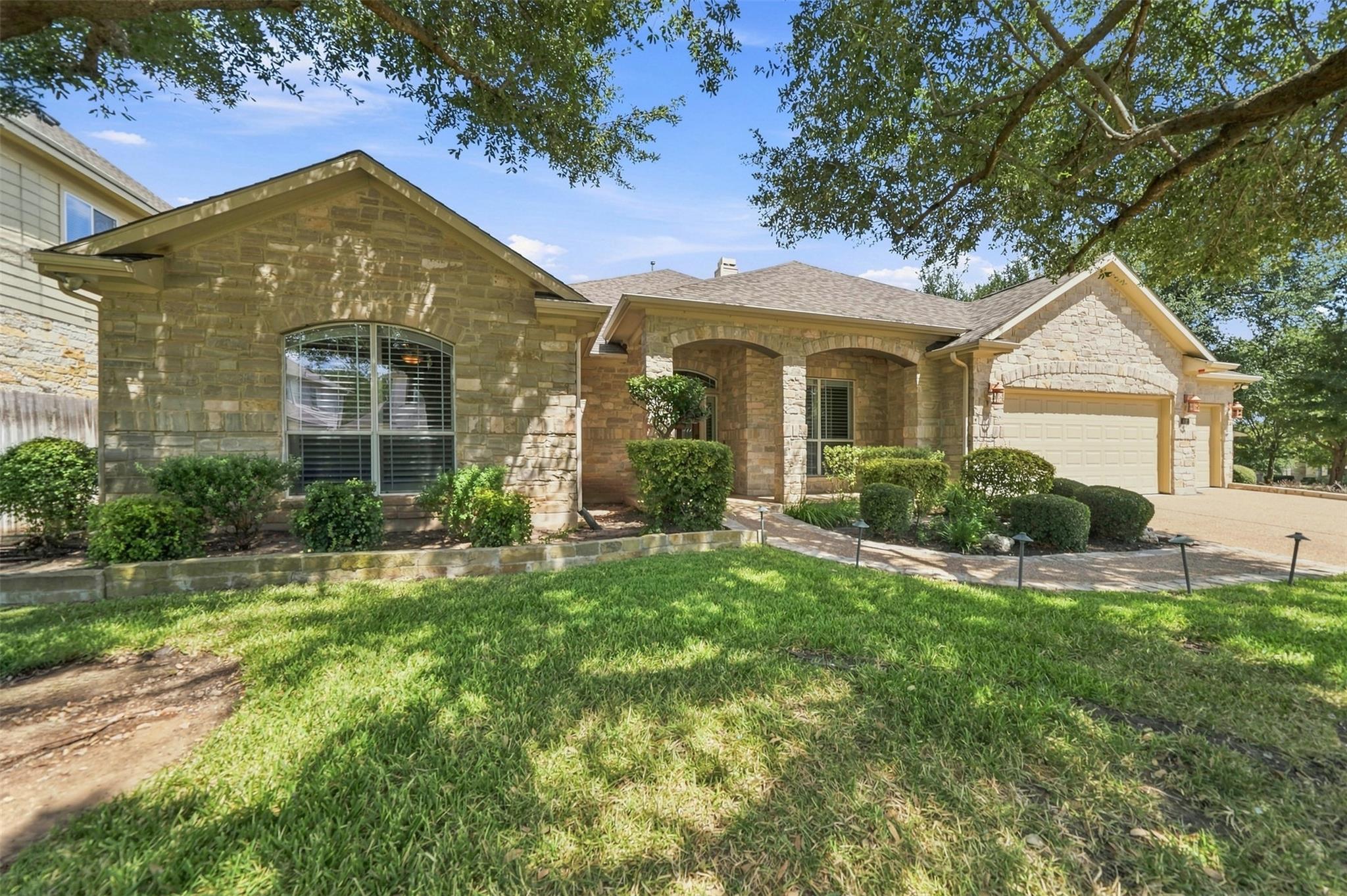 402 Ridgetop BND