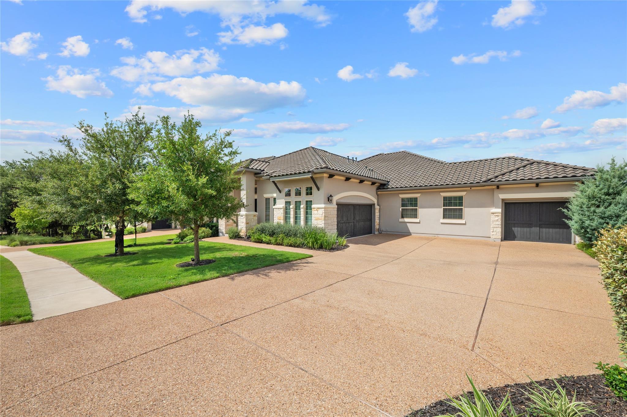 916 Morning Moon CIR