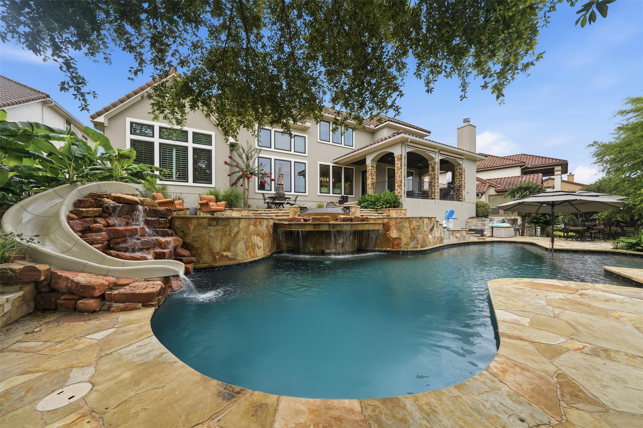 2020 University Club DR