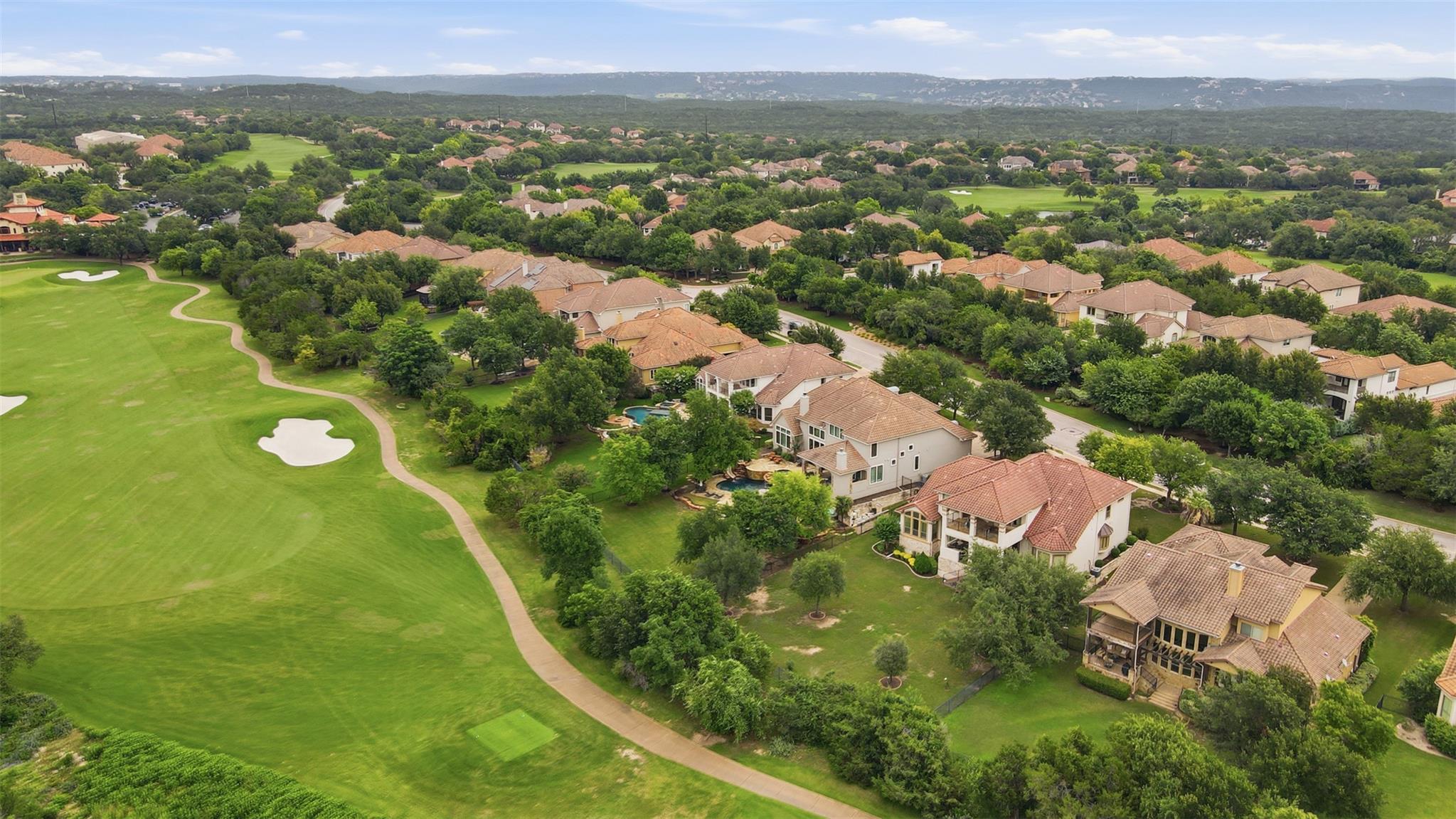 2020 University Club DR