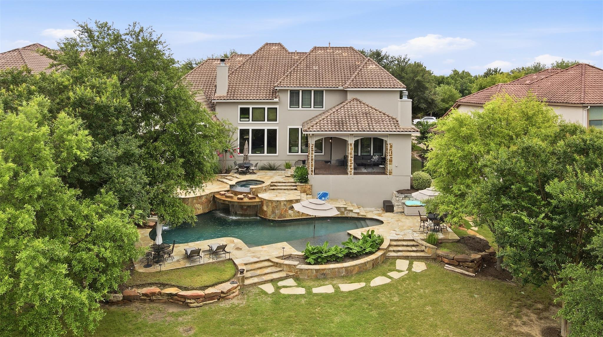 2020 University Club DR