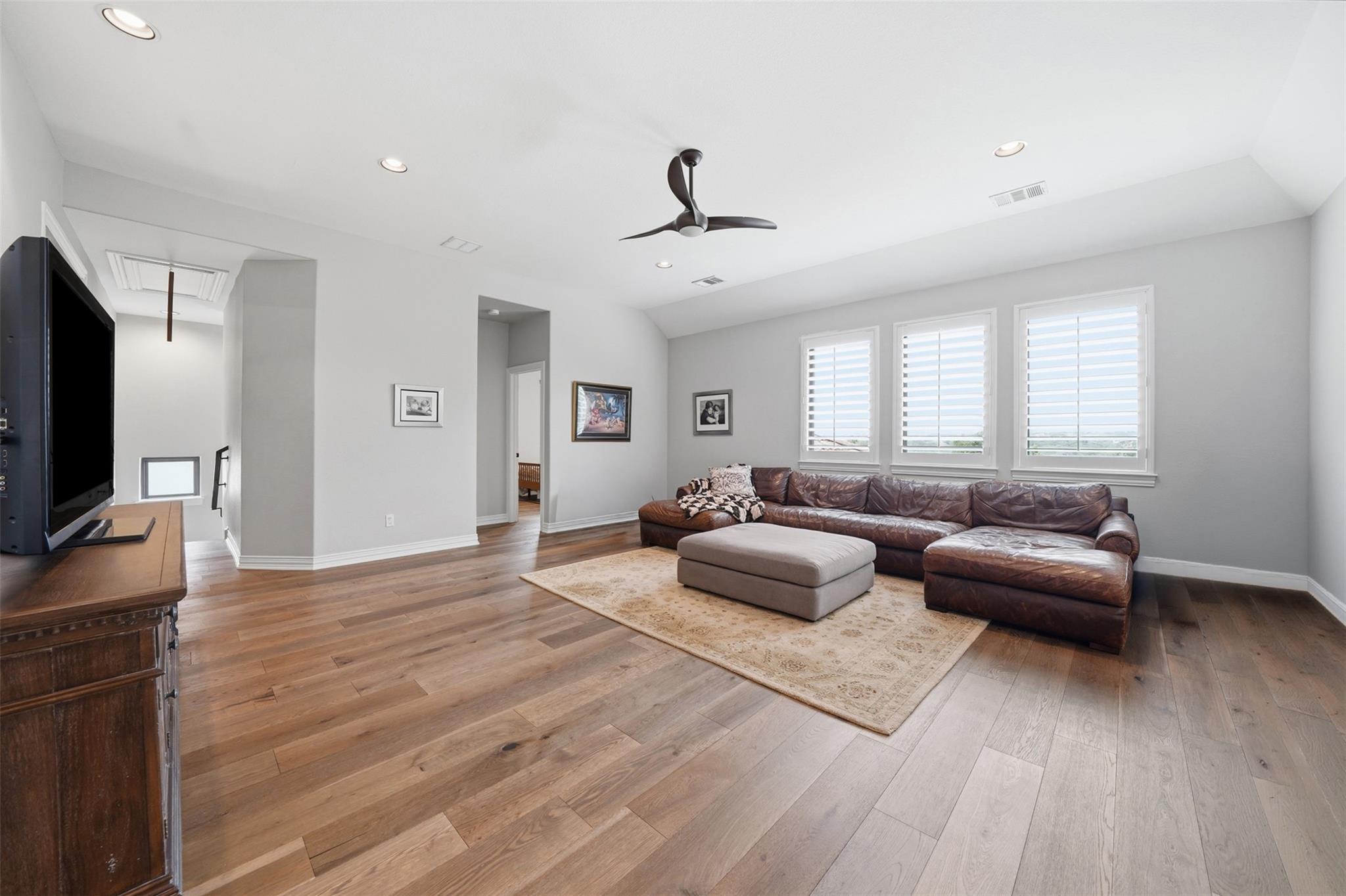2020 University Club DR