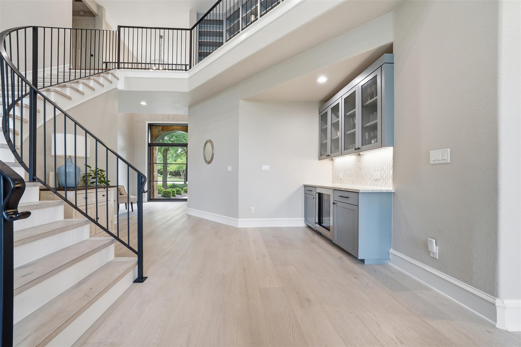 2020 University Club DR