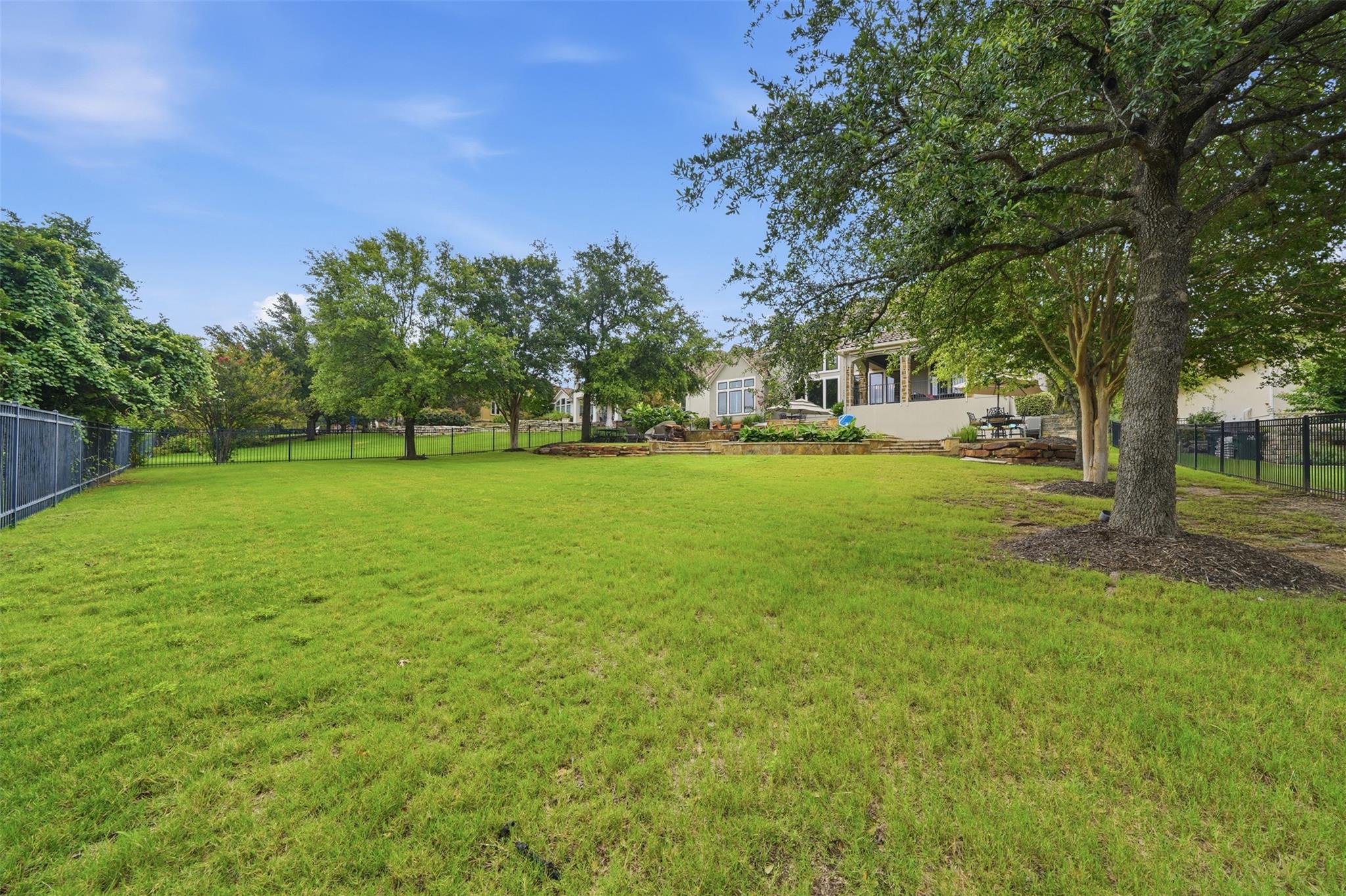 2020 University Club DR
