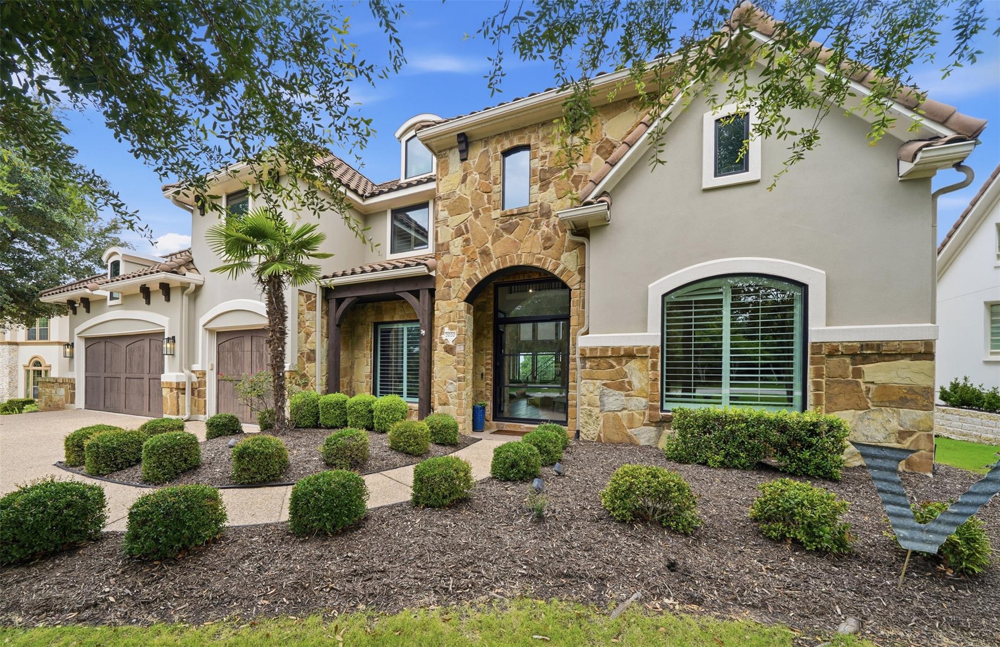 2020 University Club DR