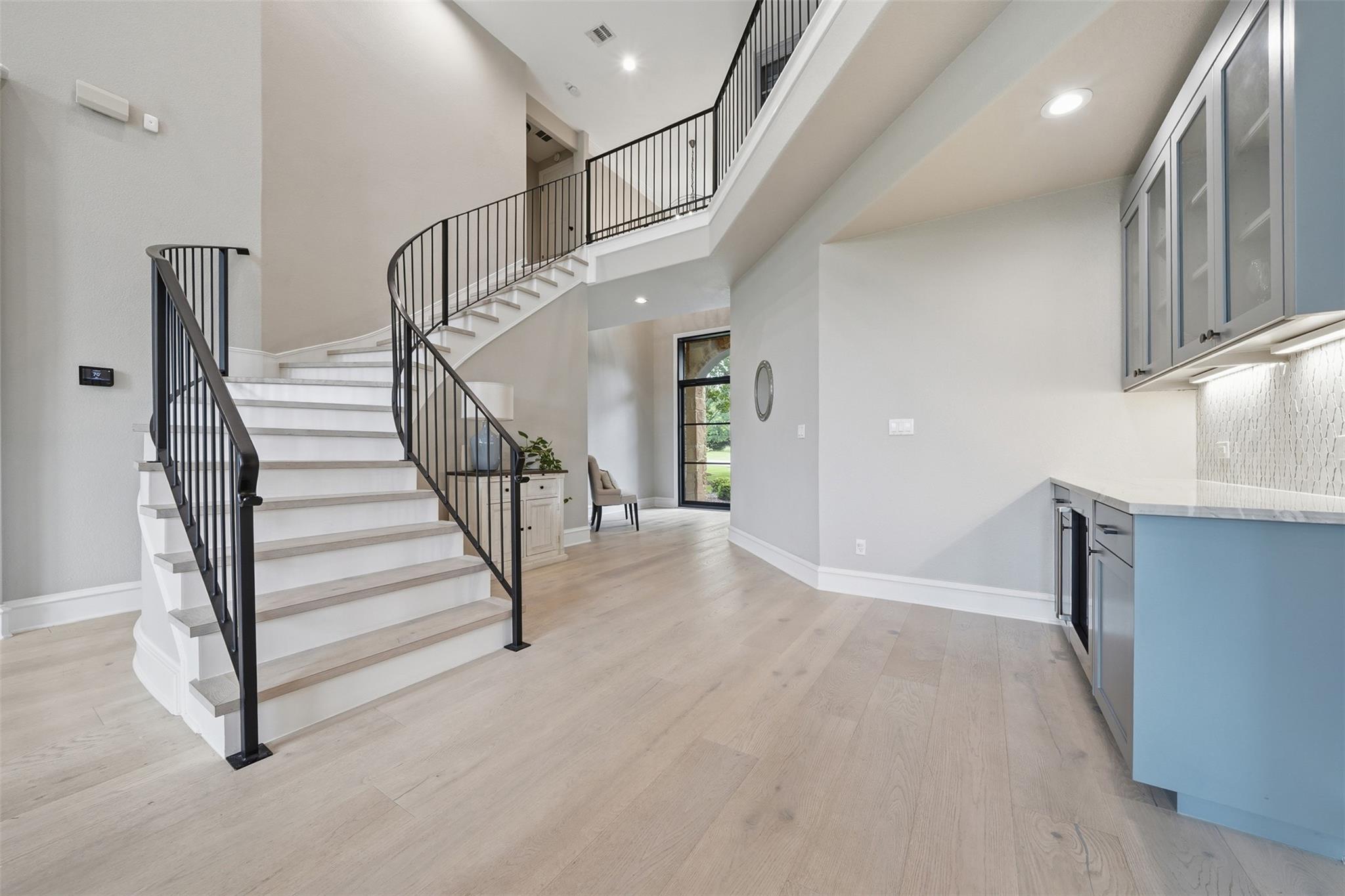 2020 University Club DR