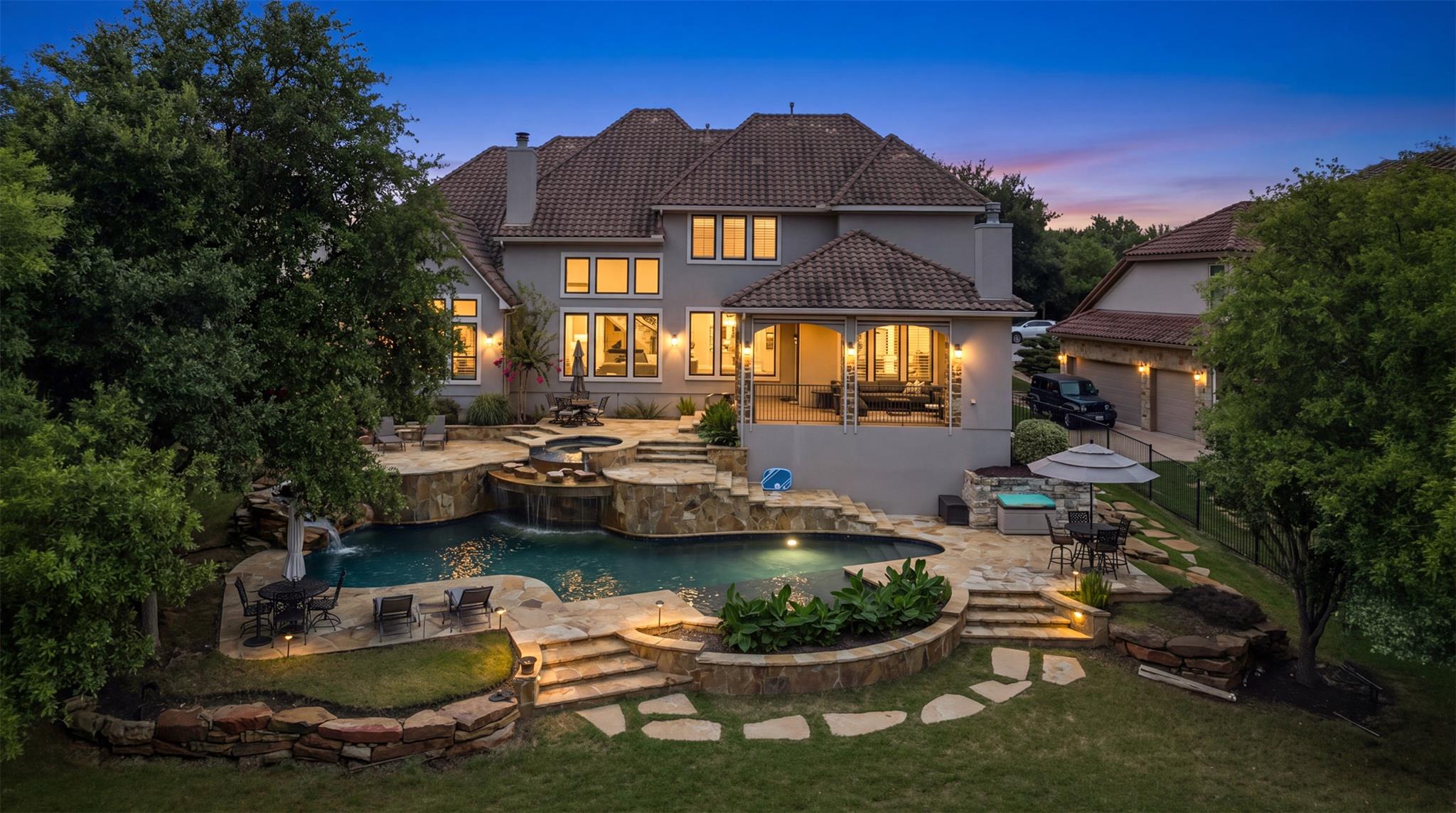 2020 University Club DR