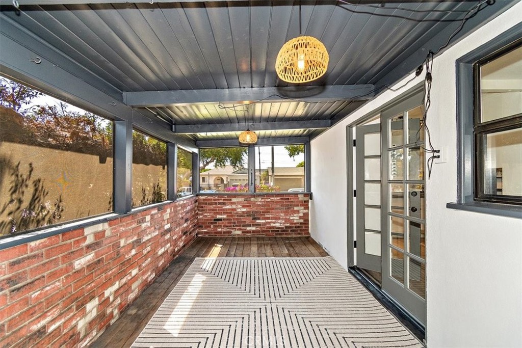 12250 Sunnybrook Lane