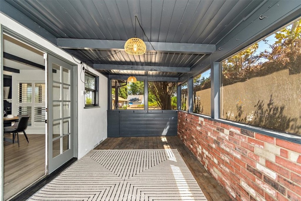 12250 Sunnybrook Lane