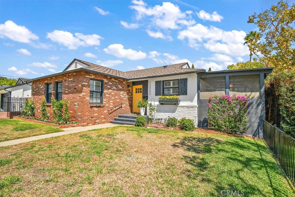 12250 Sunnybrook Lane