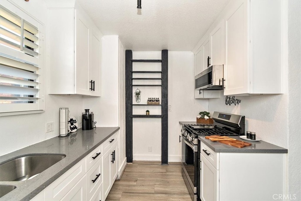 12250 Sunnybrook Lane