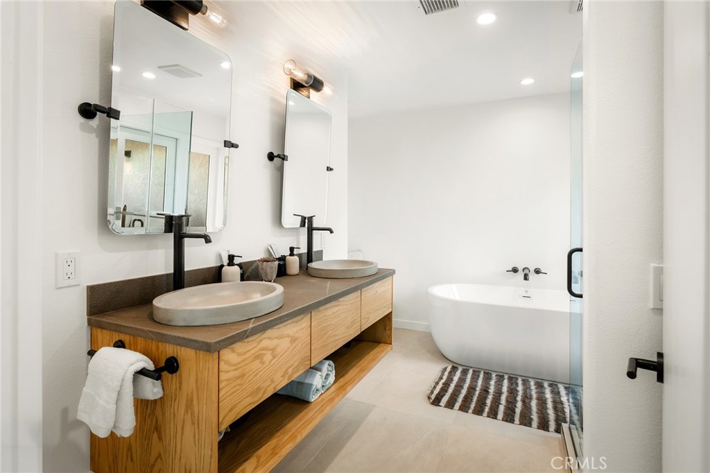 53655 Annie Oakley Road