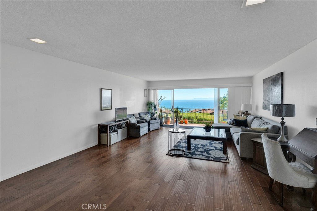 2235 W 25th Street 213