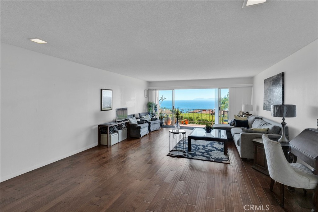 2235 W 25th Street 213